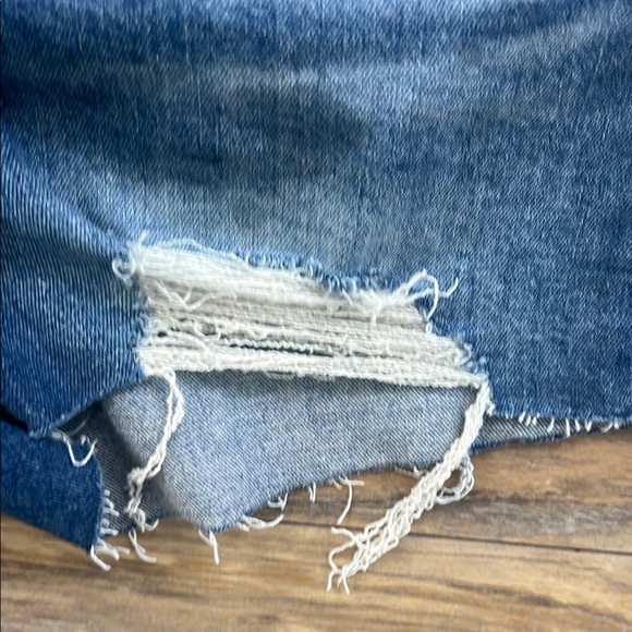 Old Navy Women's Blue Distressed Jean Shorts - Picture 3 of 5